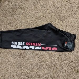 Six Deuce Capri Leggings